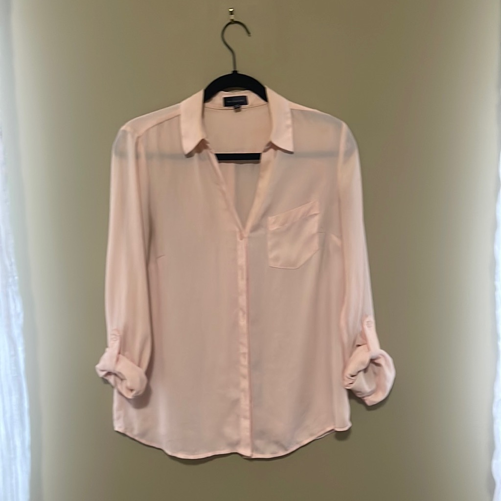 Lightweight Elegant Button-Down Blouse